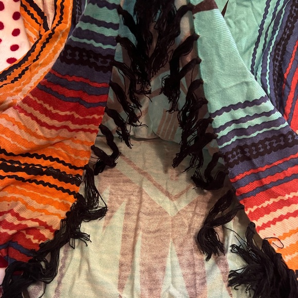 Colorful Geometric Patterned Shawl - Picture 6 of 6